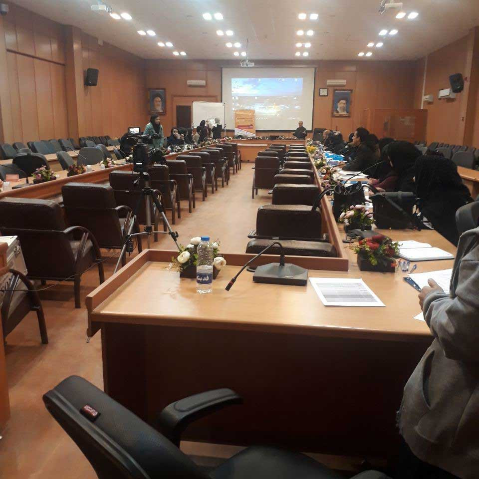 شرکت در کارگاه ها