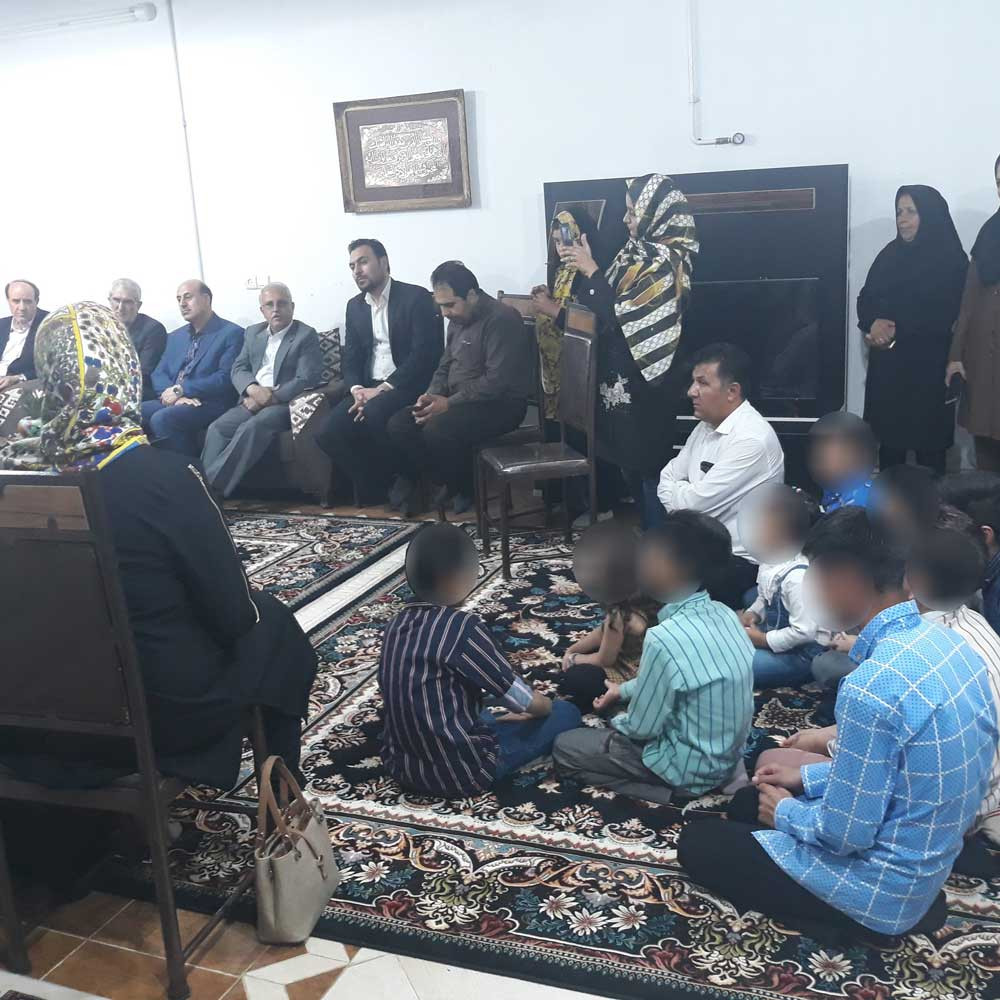 دیدار با مسئولین