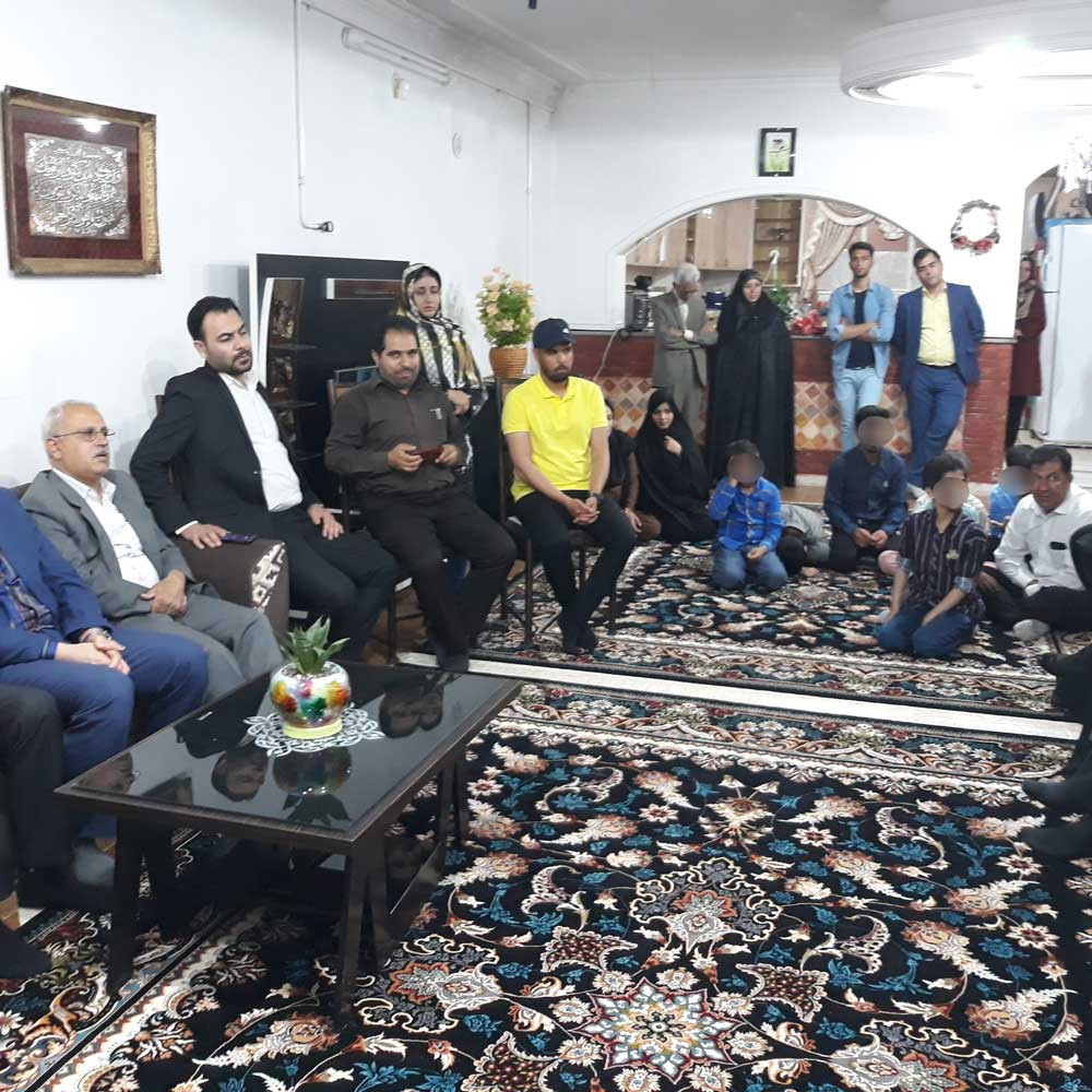 دیدار با مسئولین