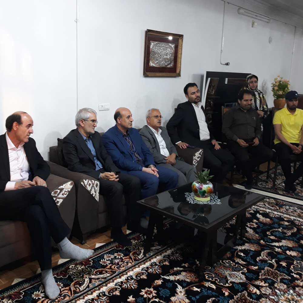 دیدار با مسئولین