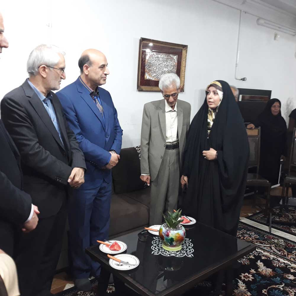دیدار با مسئولین