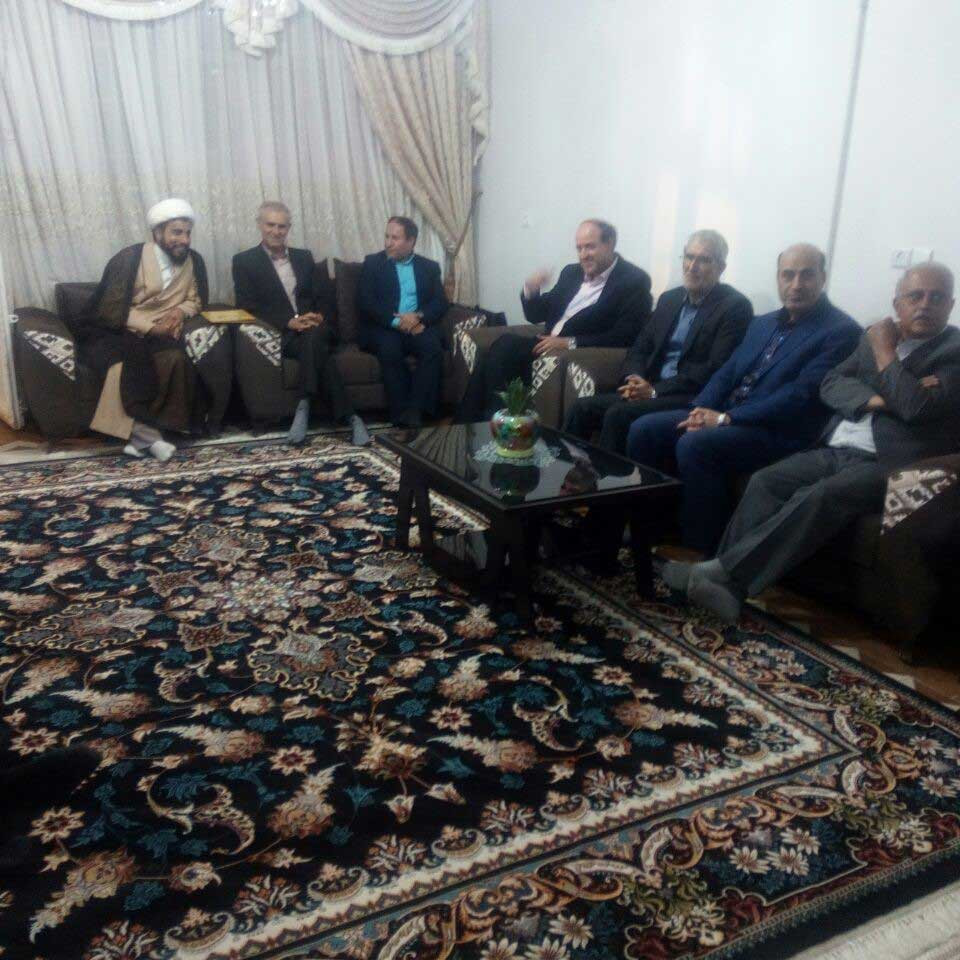 دیدار با مسئولین
