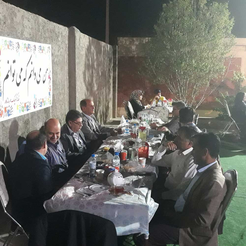 دیدار با مسئولین